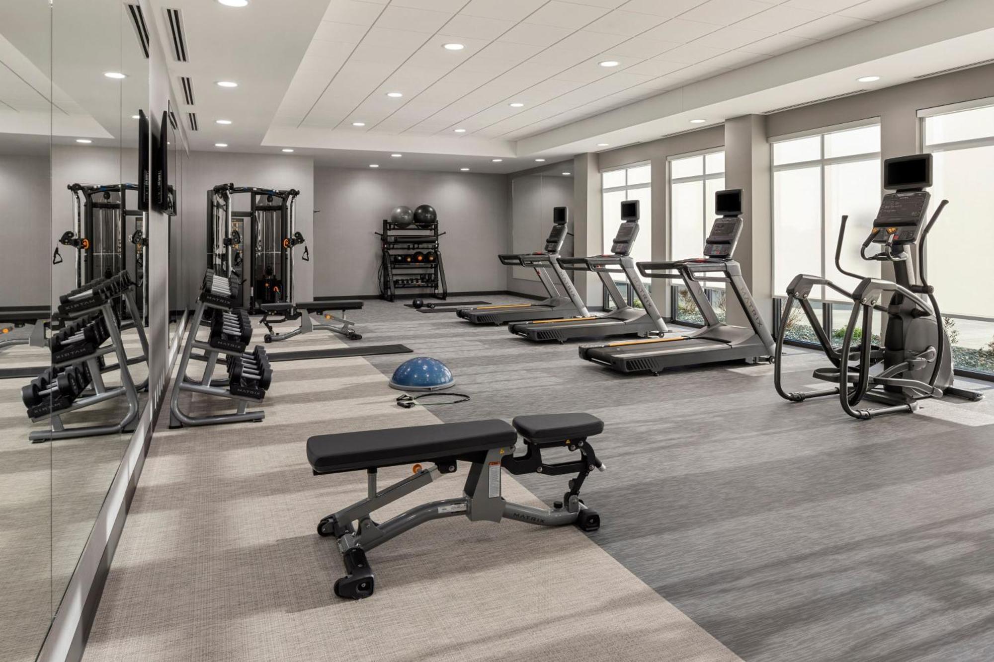 Courtyard By Marriott Bettendorf Bagian luar foto