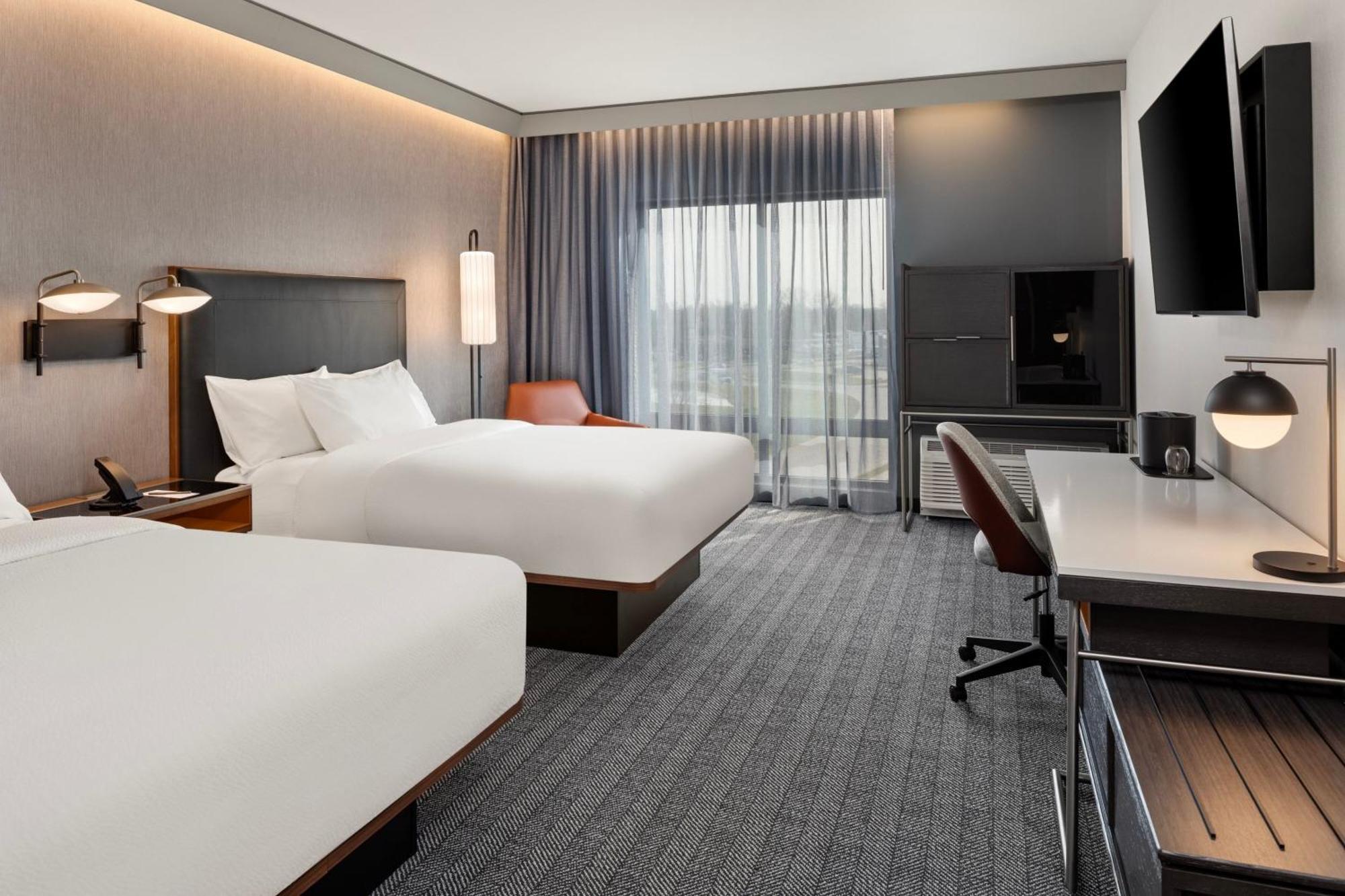 Courtyard By Marriott Bettendorf Bagian luar foto