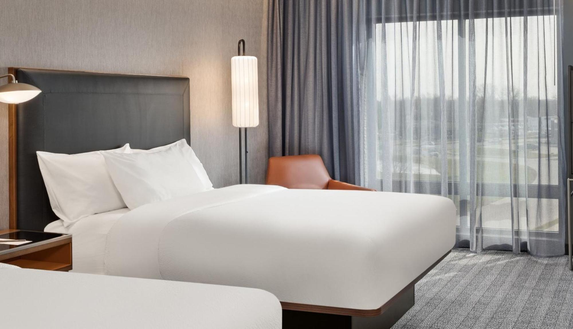 Courtyard By Marriott Bettendorf Bagian luar foto